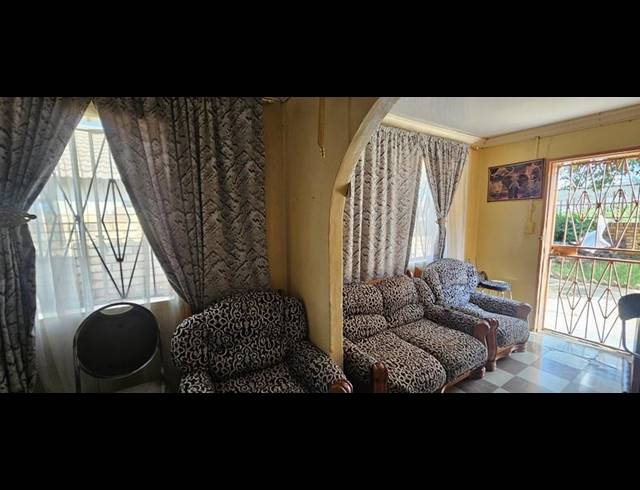 2 BEDROOM HOUSE FOR SALE IN LOTUS GARDENS